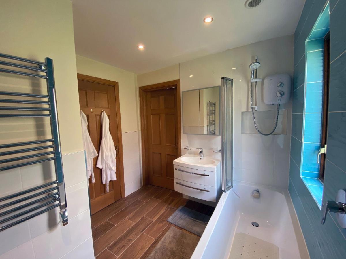 Villa 4 The Mews Athlone Esterno foto